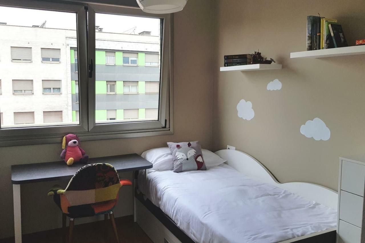 Appartamento Lauredal - Ático con amplia terraza, 2 hab, 2 baños, pádel, parque infantil Gijón Esterno foto